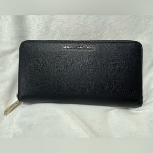 EUC ⭐️ Marc Jacobs continental wallet